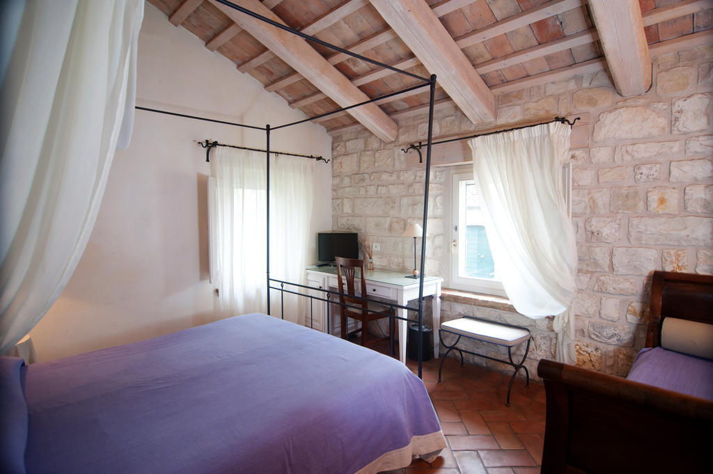 Valcastagno Relais & Residence Сироло Стая снимка