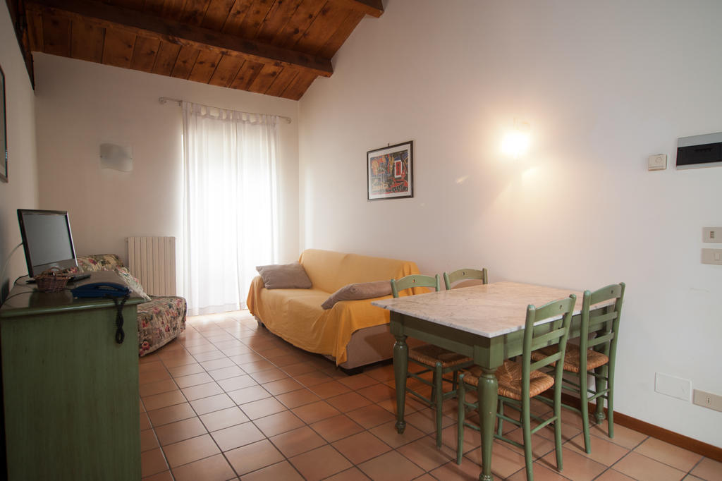Valcastagno Relais & Residence Сироло Стая снимка